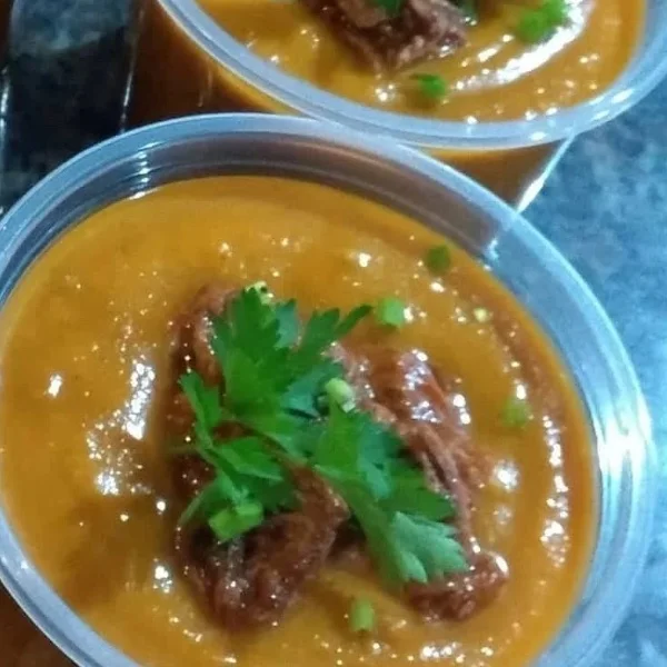 Sopa de Abóbora com Carne Desfiada
